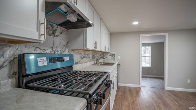 918 SW Dale Street, Mishawaka, IN 46544