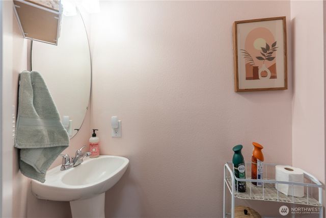 12704 64th Avenue E, Puyallup, WA 98373