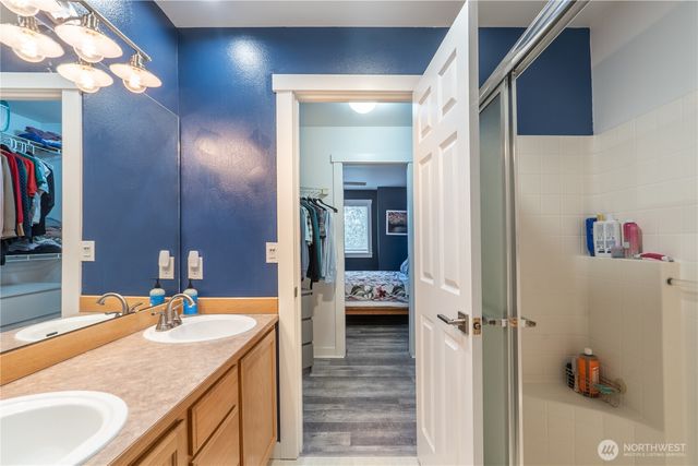 12704 64th Avenue E, Puyallup, WA 98373