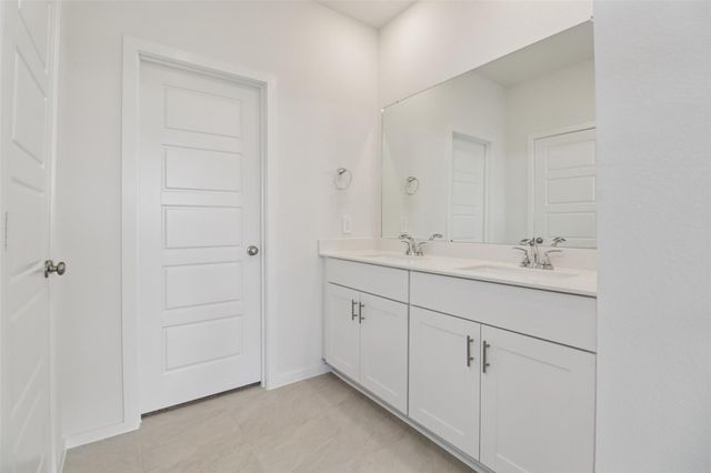 5217 Redbud Valley Drive, Pearland, TX 77584