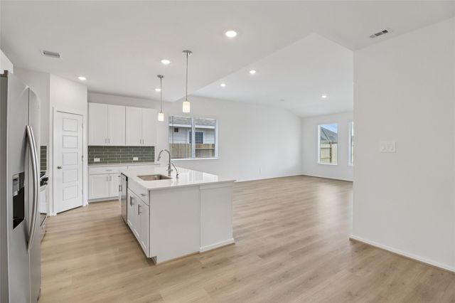 5217 Redbud Valley Drive, Pearland, TX 77584