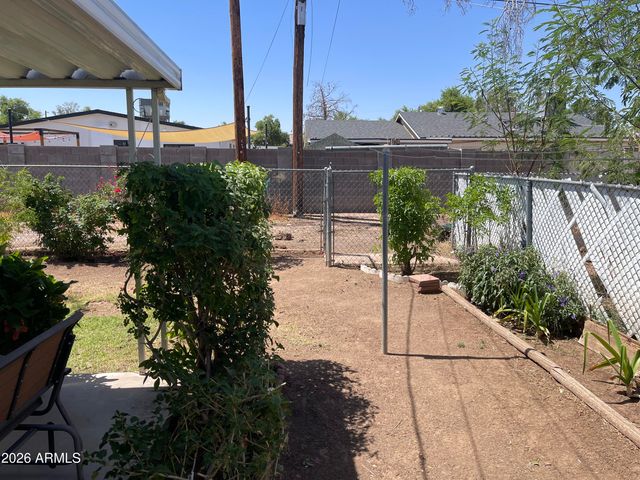 219 W HUNTER Street, Mesa, AZ 85201