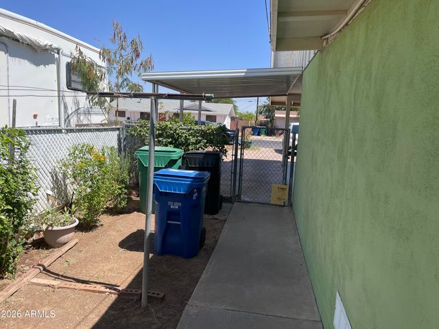 219 W HUNTER Street, Mesa, AZ 85201