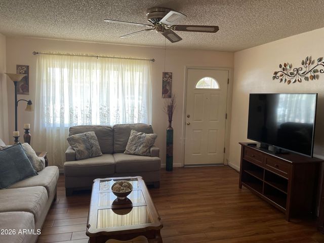 219 W HUNTER Street, Mesa, AZ 85201