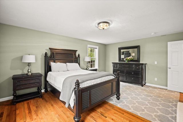 1 Doctor Braley Road, Rochester, MA 02770