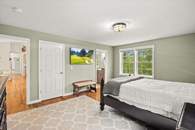 1 Doctor Braley Road, Rochester, MA 02770