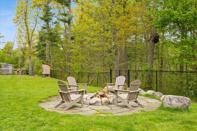 1 Doctor Braley Road, Rochester, MA 02770