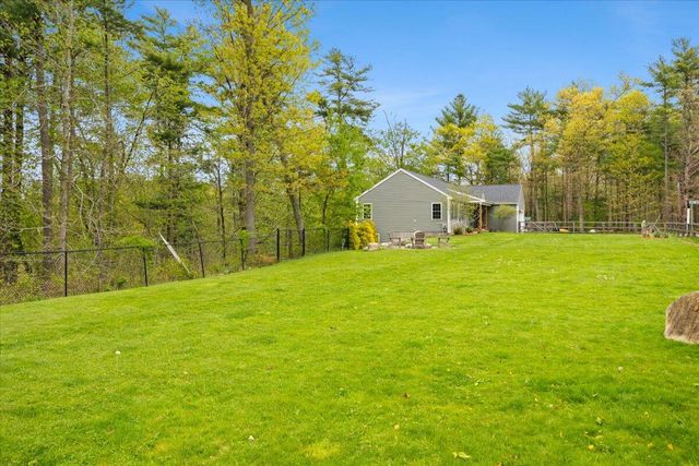 1 Doctor Braley Road, Rochester, MA 02770
