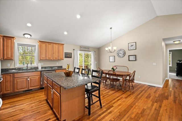 1 Doctor Braley Road, Rochester, MA 02770