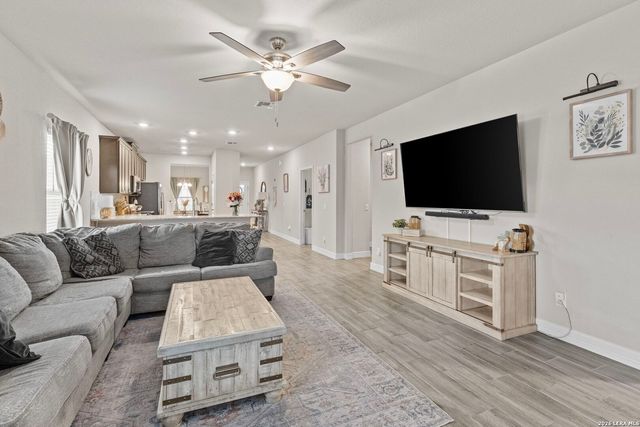 729 TUPELO TANK DR, New Braunfels, TX 78130