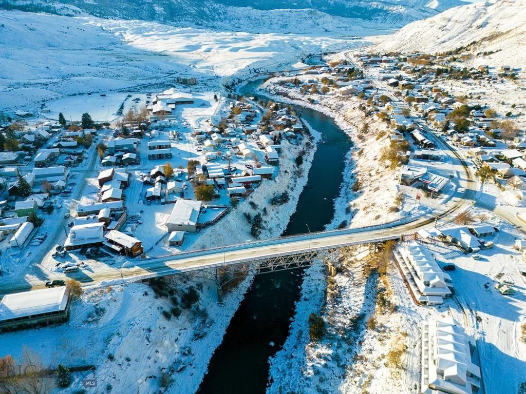 305 Spring Street, Gardiner, MT 59030 photo 16