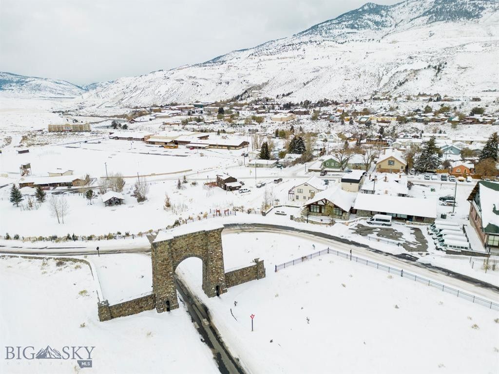 305 Spring Street, Gardiner, MT 59030 photo 19