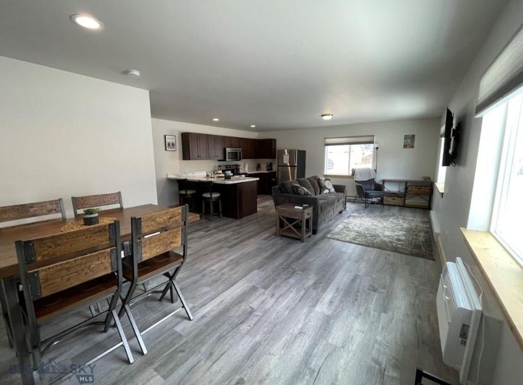 305 Spring Street, Gardiner, MT 59030 photo 2