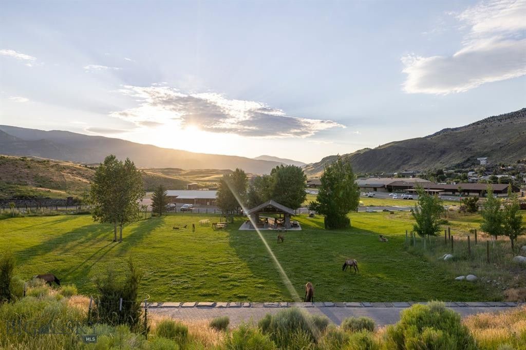 305 Spring Street, Gardiner, MT 59030 photo 22