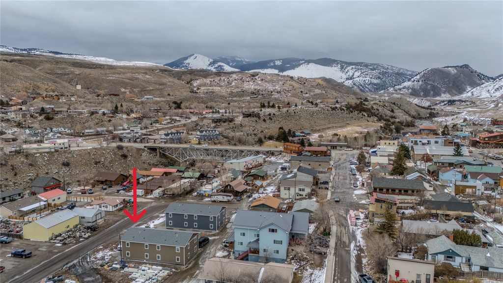 305 Spring Street, Gardiner, MT 59030 photo 9