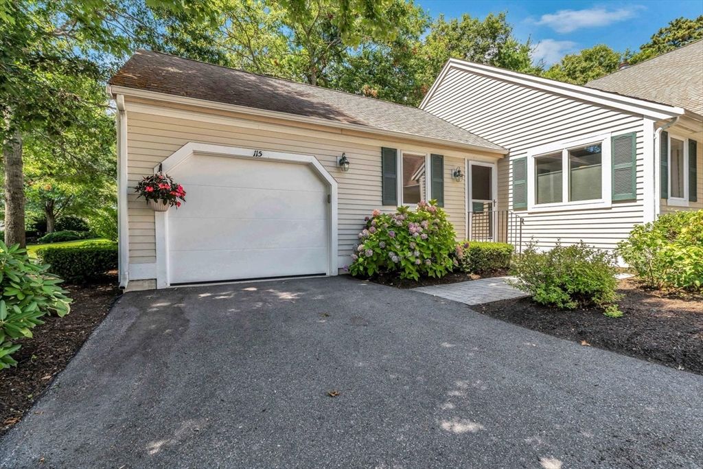 115 Leisure Green Dr 115, Mashpee, MA 02649