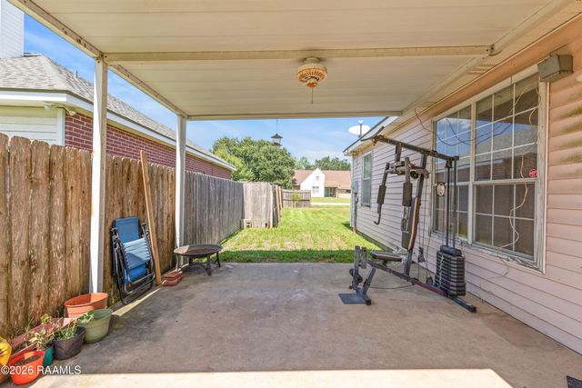 100 Longleaf Drive, Broussard, LA 70518