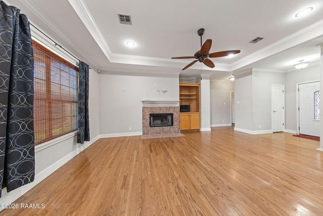 100 Longleaf Drive, Broussard, LA 70518
