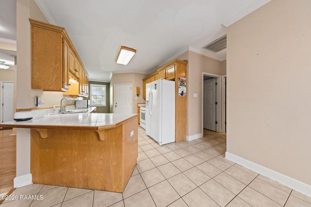 100 Longleaf Drive, Broussard, LA 70518