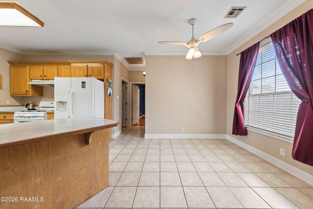 100 Longleaf Drive, Broussard, LA 70518