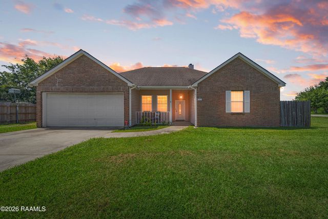 100 Longleaf Drive, Broussard, LA 70518