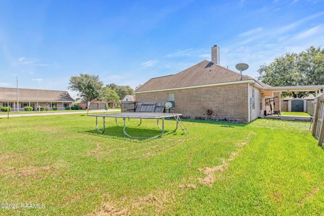 100 Longleaf Drive, Broussard, LA 70518