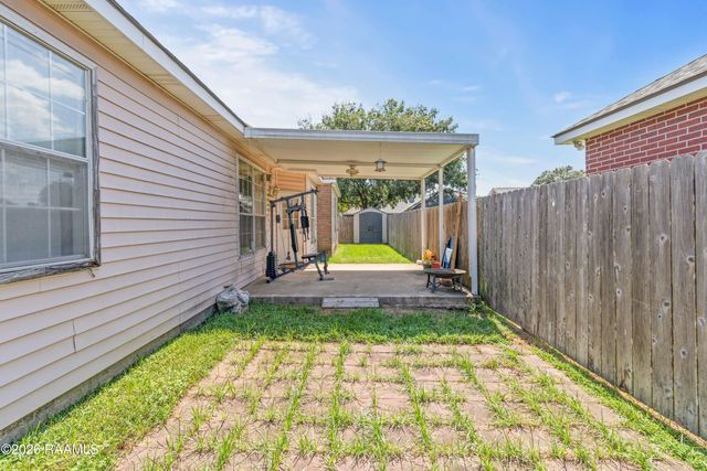 100 Longleaf Drive, Broussard, LA 70518