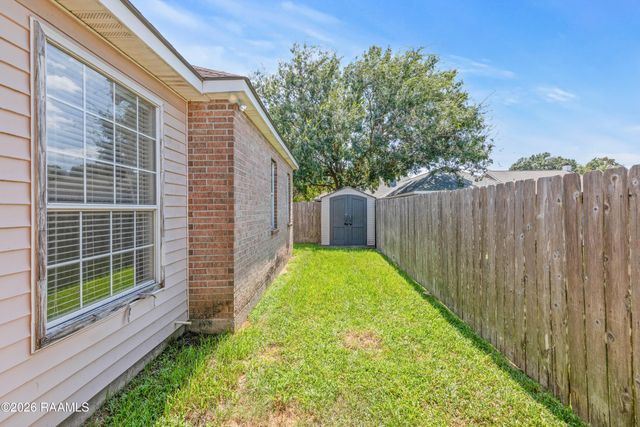 100 Longleaf Drive, Broussard, LA 70518