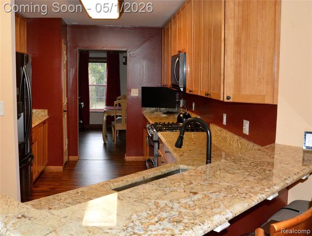 24290 Karr Road, Belleville, MI 48111
