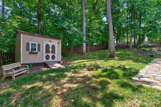 8011 Alba Court, Charlotte, NC 28269