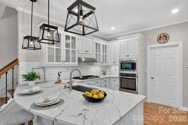 8011 Alba Court, Charlotte, NC 28269
