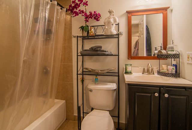 4400 W PARKER Avenue G, Chicago, IL 60639