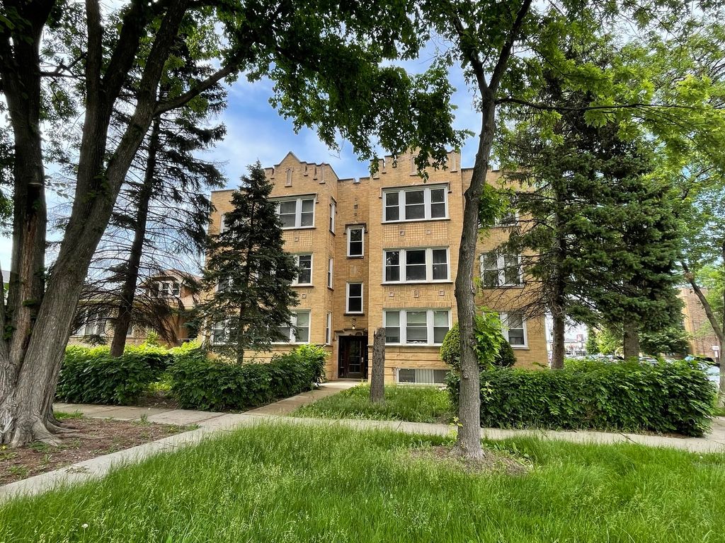 4400 W PARKER Avenue G, Chicago, IL 60639