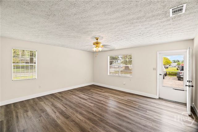 9 Hampstead Avenue, Savannah, GA 31405