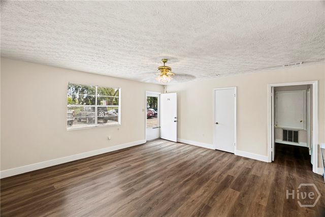 9 Hampstead Avenue, Savannah, GA 31405