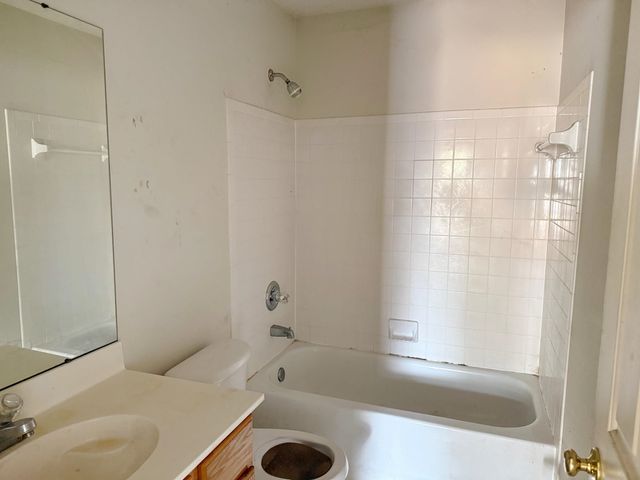 1680 BERRYHILL RD, Cordova, TN 38016