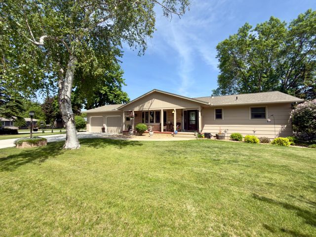 1709 6th Street SW, Willmar, MN 56201