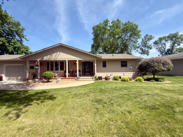1709 6th Street SW, Willmar, MN 56201