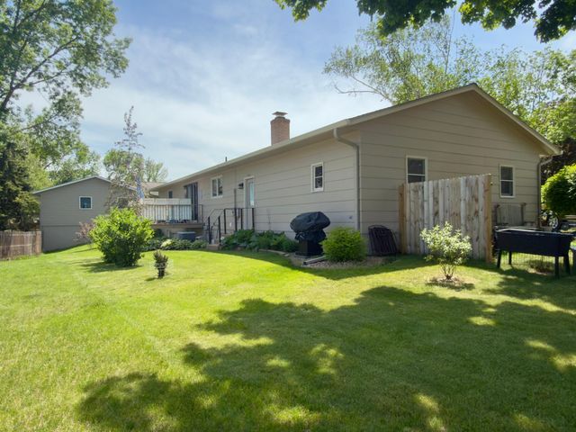 1709 6th Street SW, Willmar, MN 56201