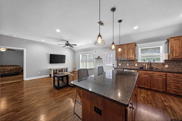 14618 County Road 463, Lindale, TX 75771