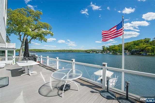 62 Ithanell Road, Hopatcong, NJ 07843