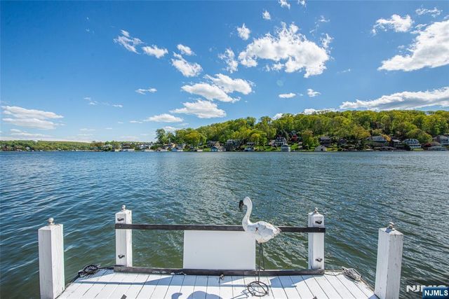 62 Ithanell Road, Hopatcong, NJ 07843