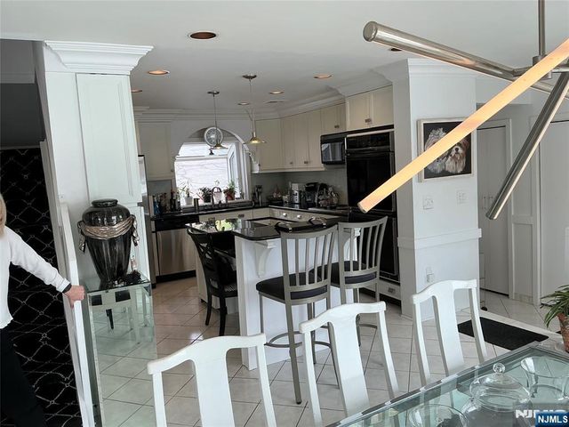 62 Ithanell Road, Hopatcong, NJ 07843