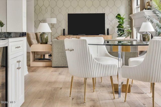 217 Brittany Place, Niskayuna, NY 12309