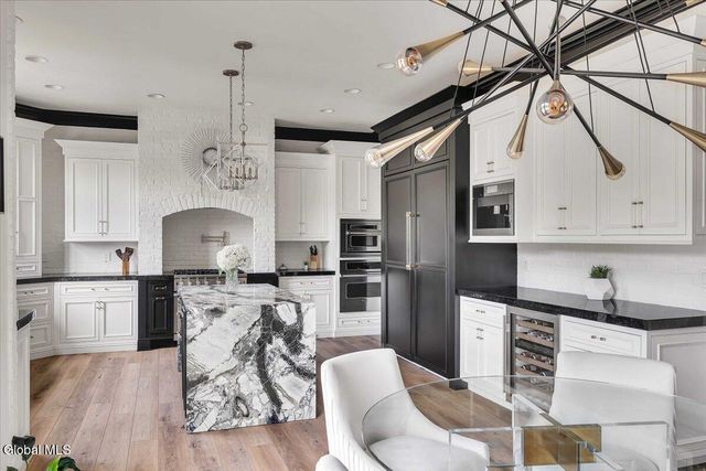 217 Brittany Place, Niskayuna, NY 12309