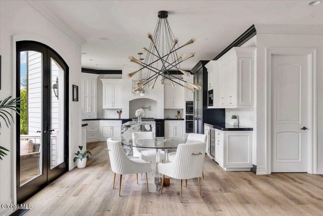 217 Brittany Place, Niskayuna, NY 12309