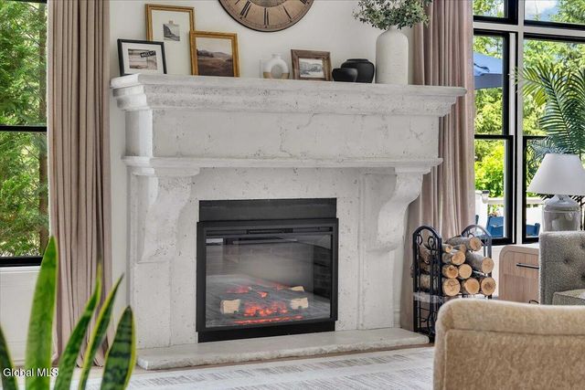 217 Brittany Place, Niskayuna, NY 12309