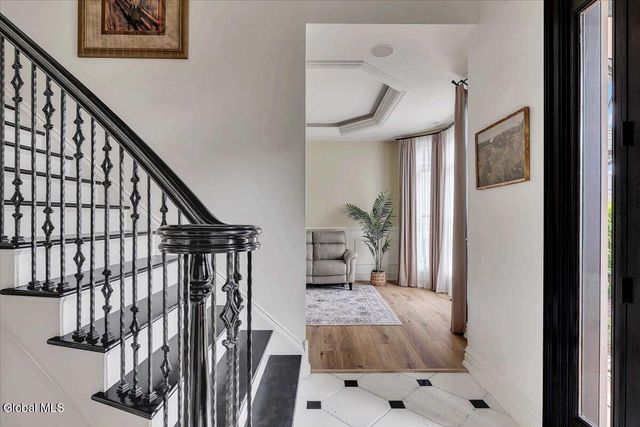 217 Brittany Place, Niskayuna, NY 12309