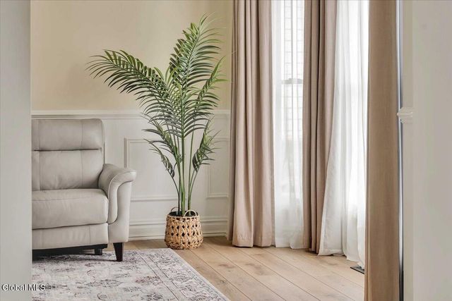 217 Brittany Place, Niskayuna, NY 12309