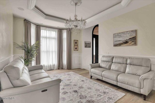 217 Brittany Place, Niskayuna, NY 12309